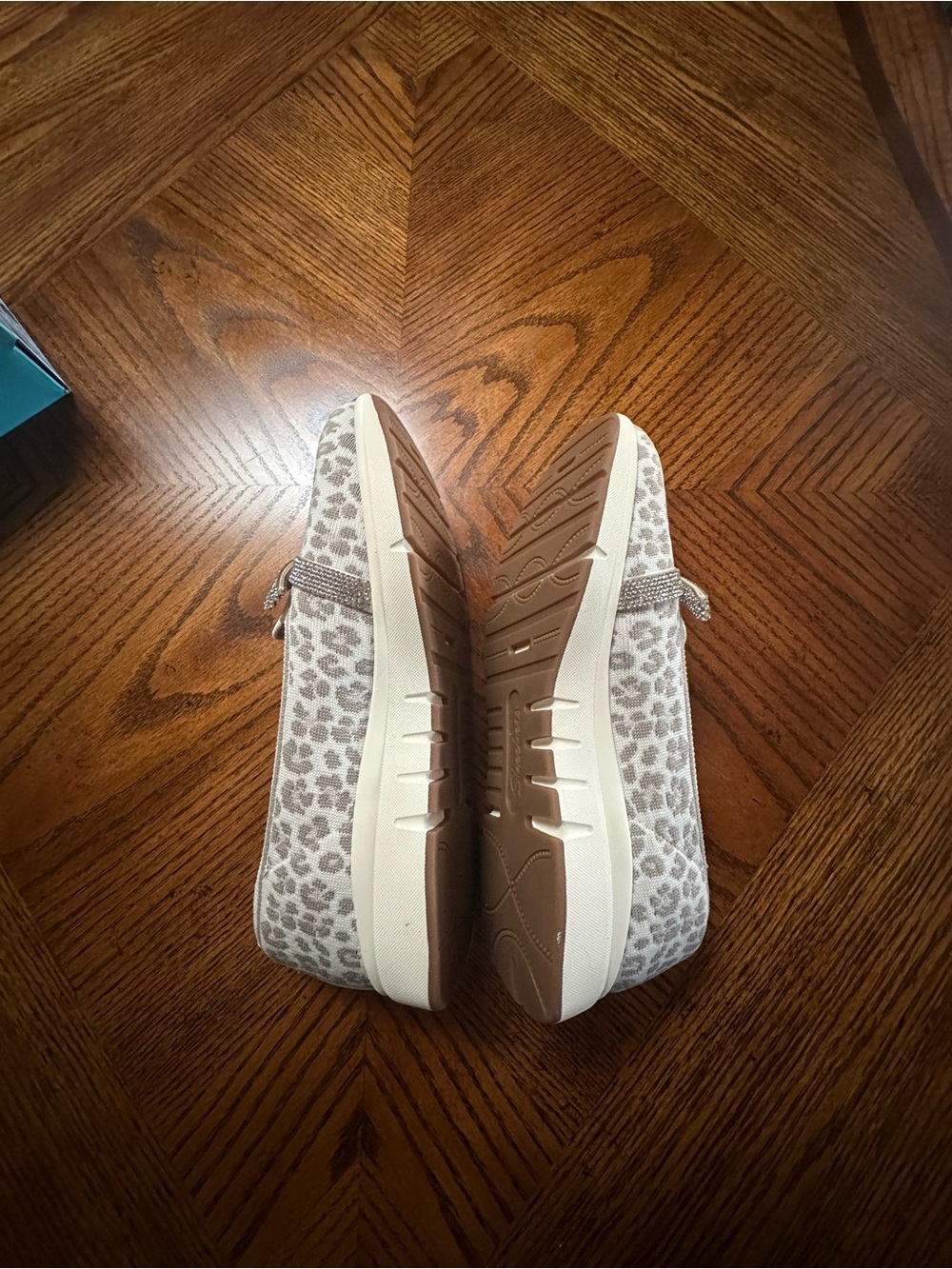 Skechers Women's Beige Leopard-Print Slip-On Flats with Sparkle Bow - Picture 6 of 9